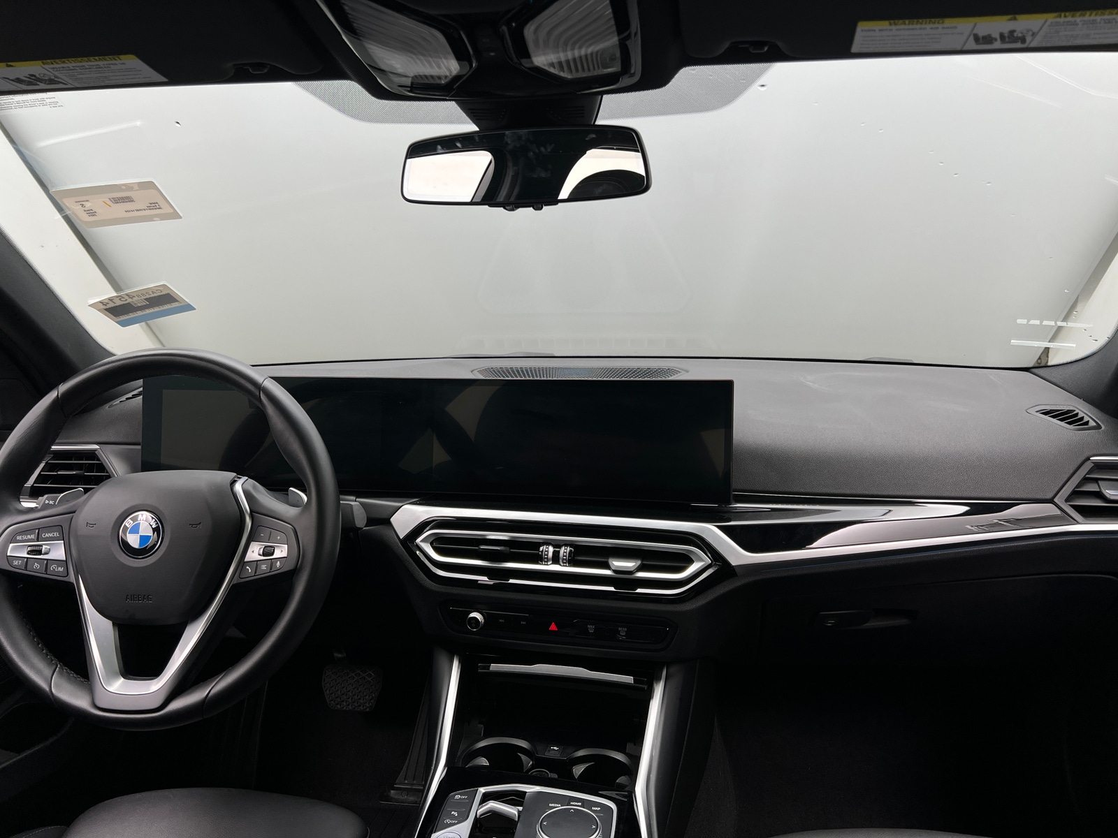 Thumbnail: 2024 BMW 3 Series - 2