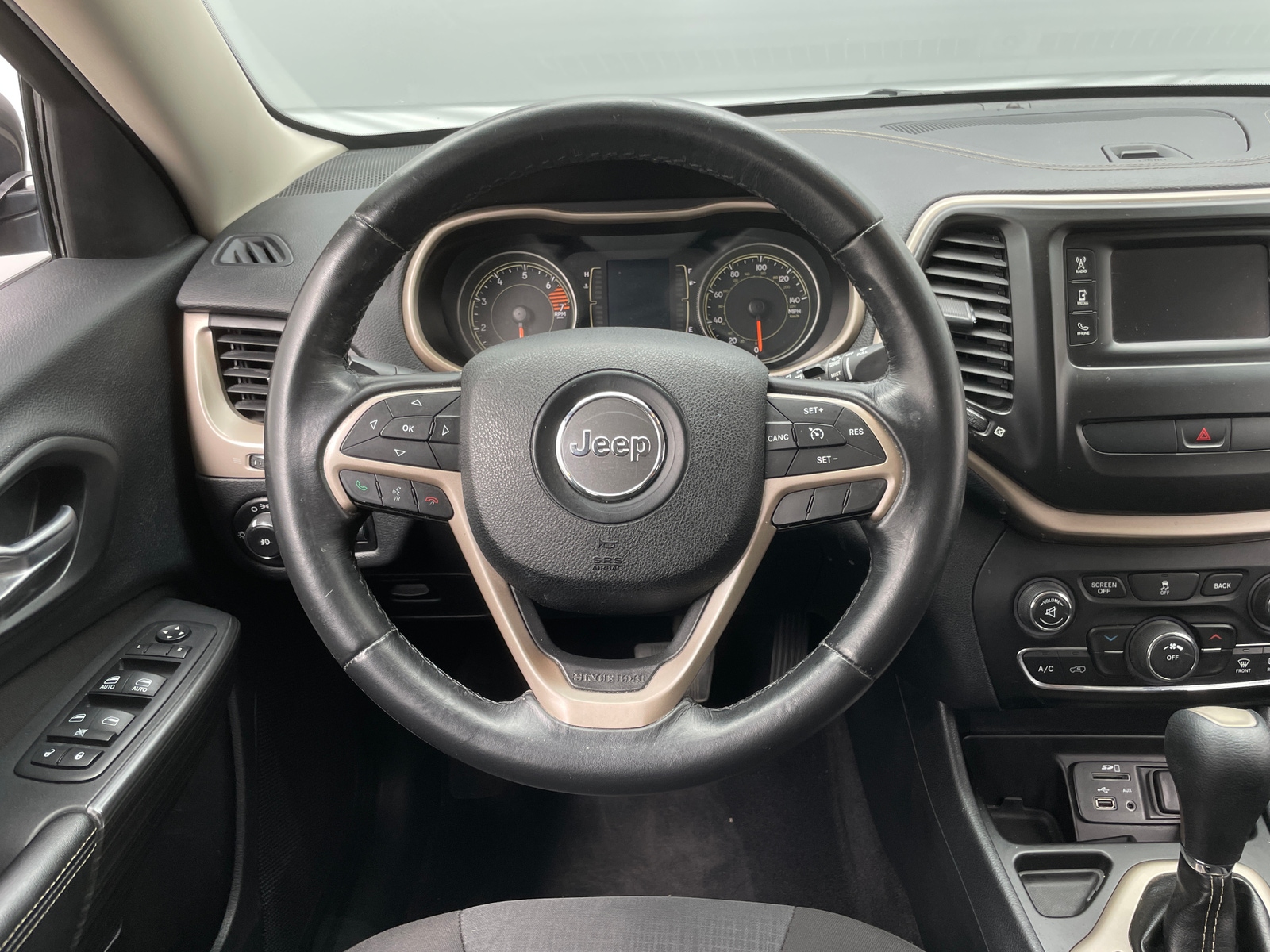 Thumbnail: 2016 Jeep Cherokee - 5