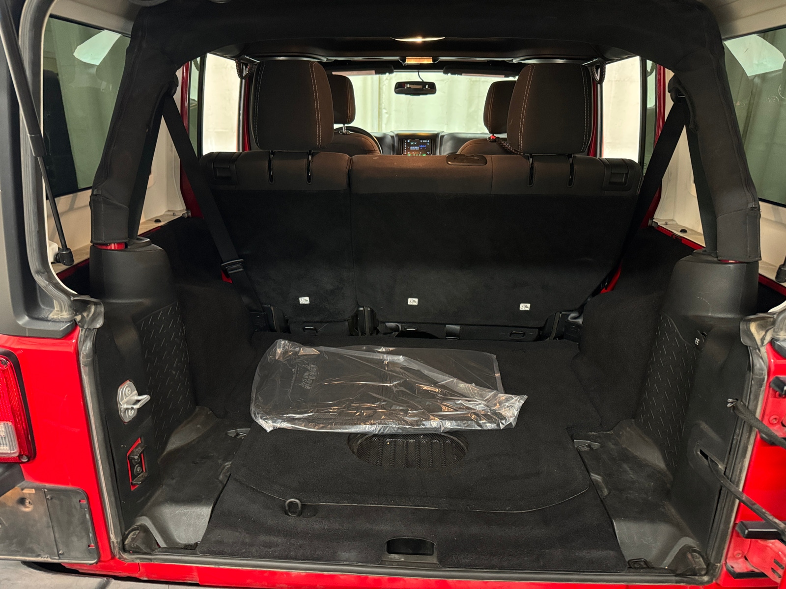 Thumbnail: 2017 Jeep Wrangler - 7