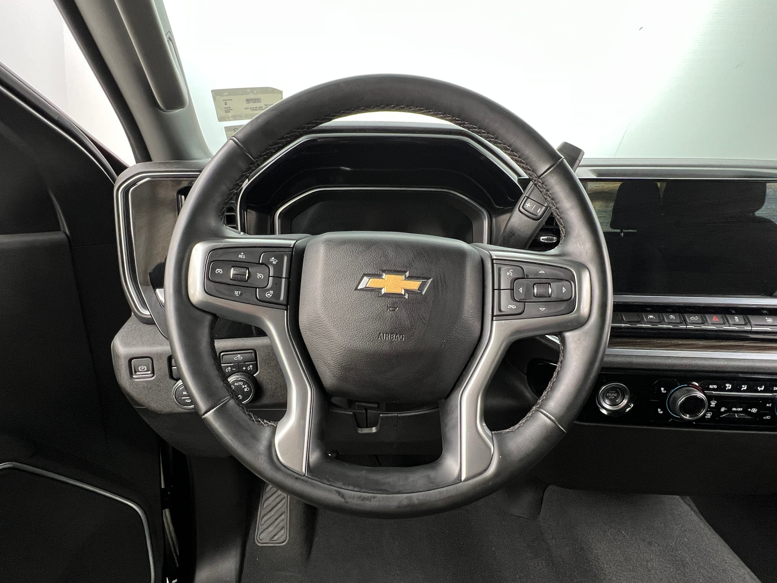 Thumbnail: 2023 Chevrolet Silverado 1500 - 5