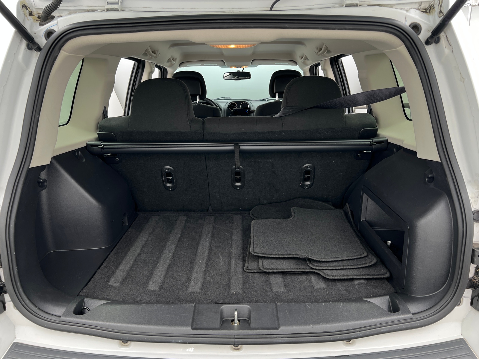 Thumbnail: 2017 Jeep Patriot - 7