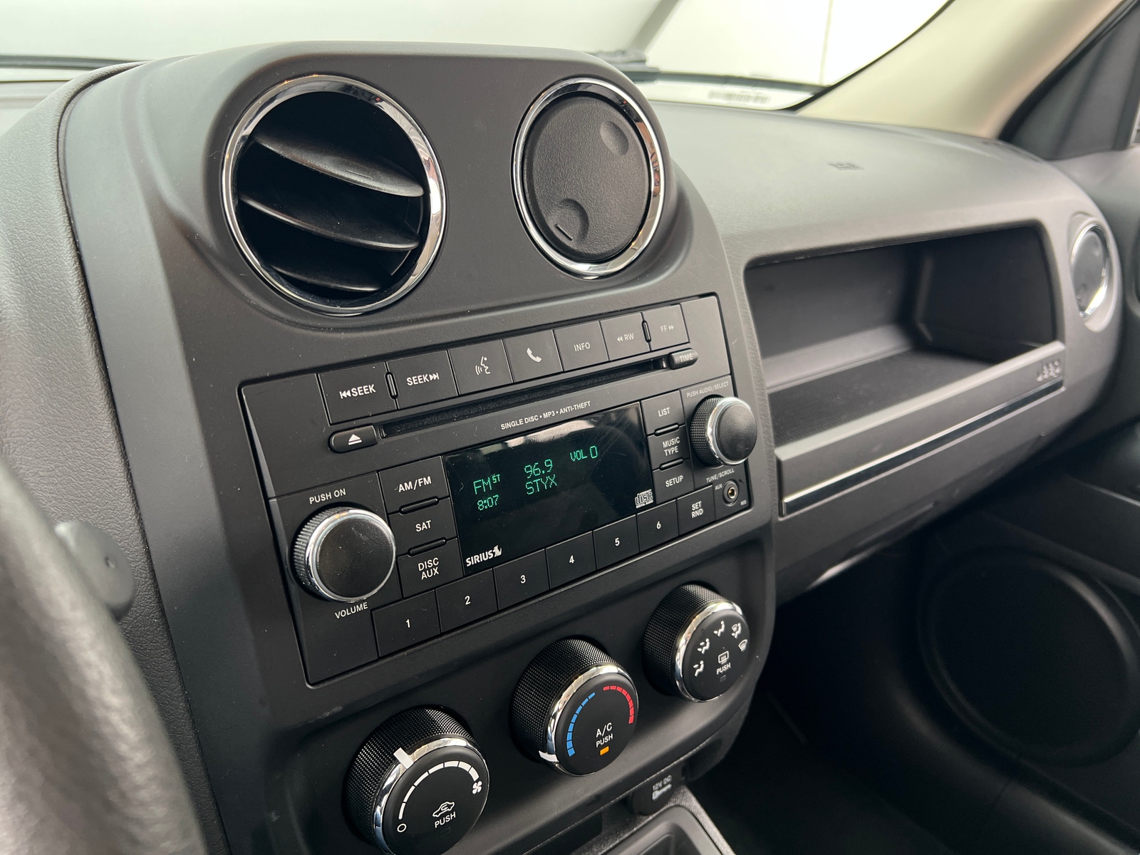 Thumbnail: 2017 Jeep Patriot - 4