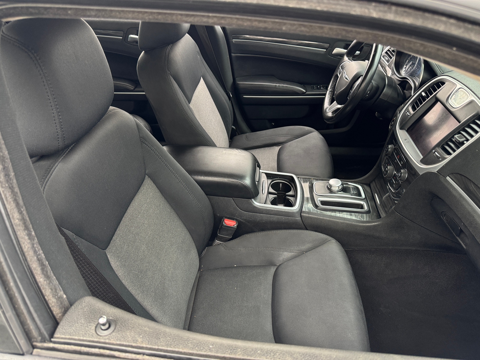 Thumbnail: 2020 Chrysler 300 - 2