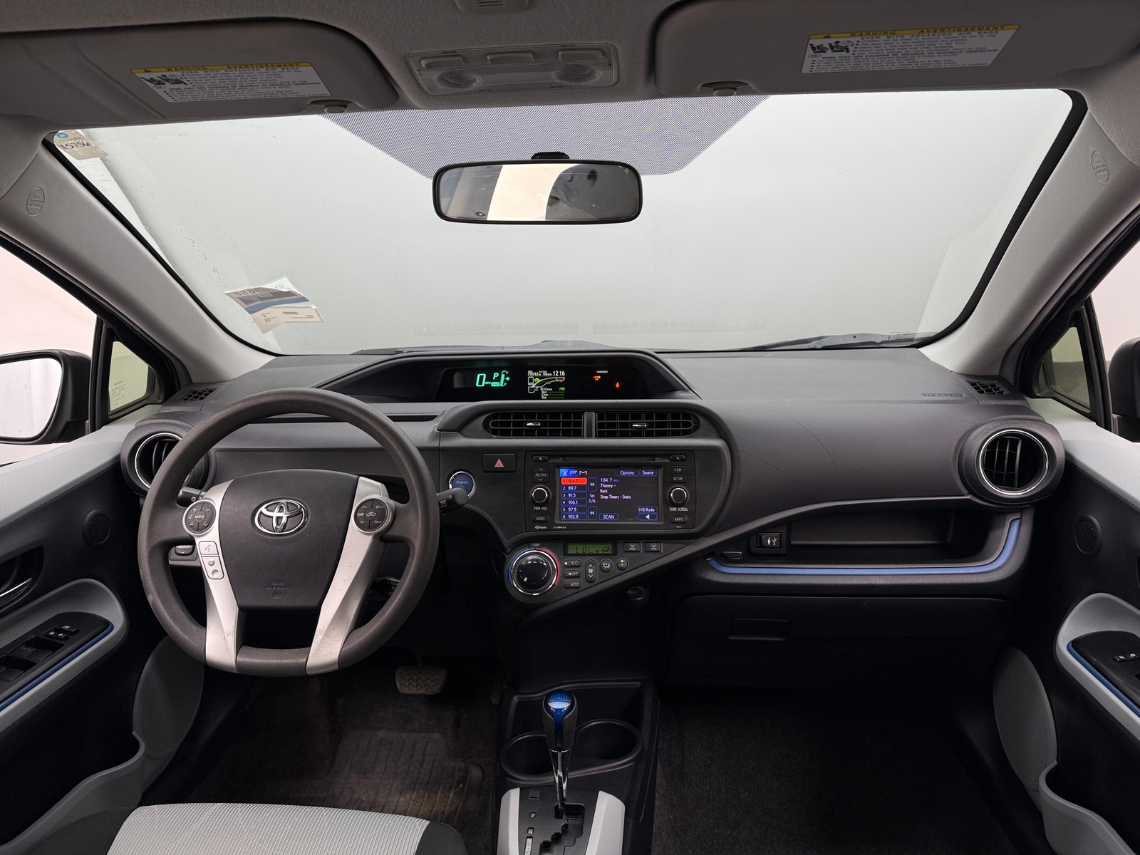 Thumbnail: 2013 Toyota Prius c - 3