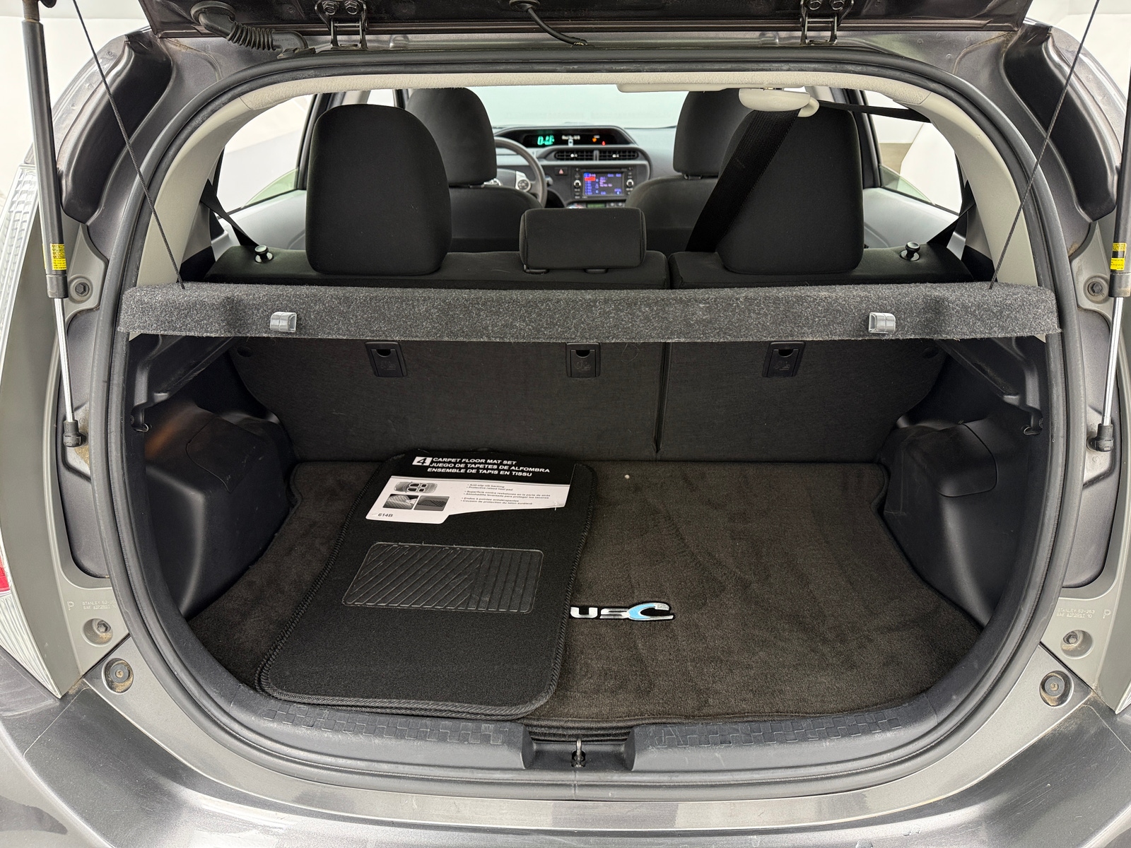 Thumbnail: 2013 Toyota Prius c - 7