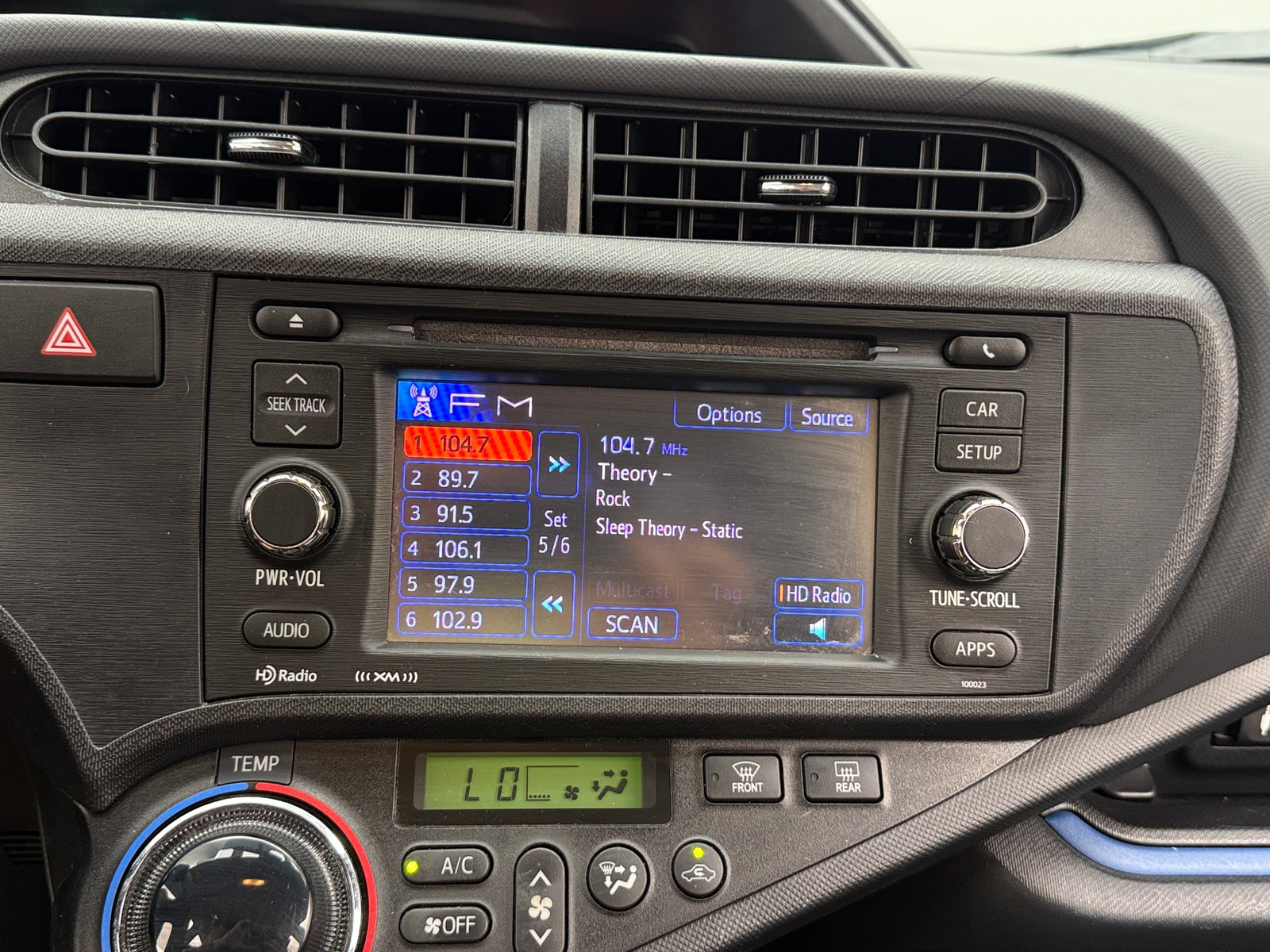 Thumbnail: 2013 Toyota Prius c - 4