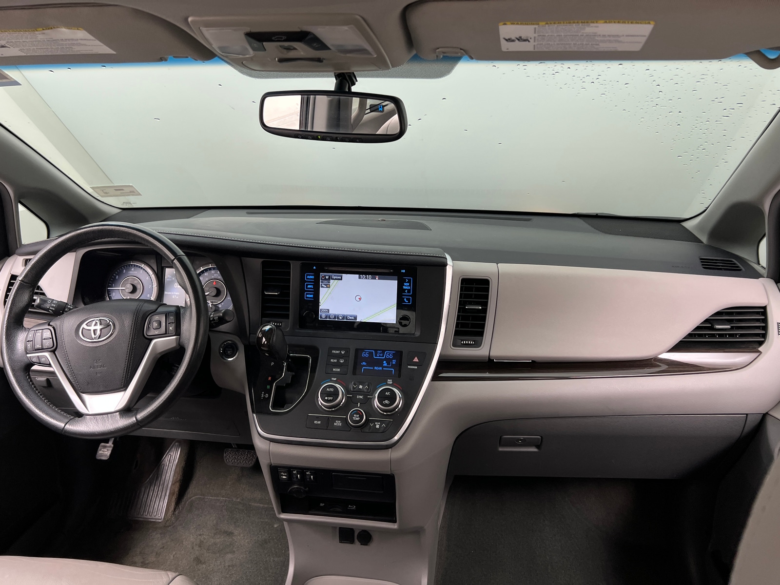 Thumbnail: 2017 Toyota Sienna - 3