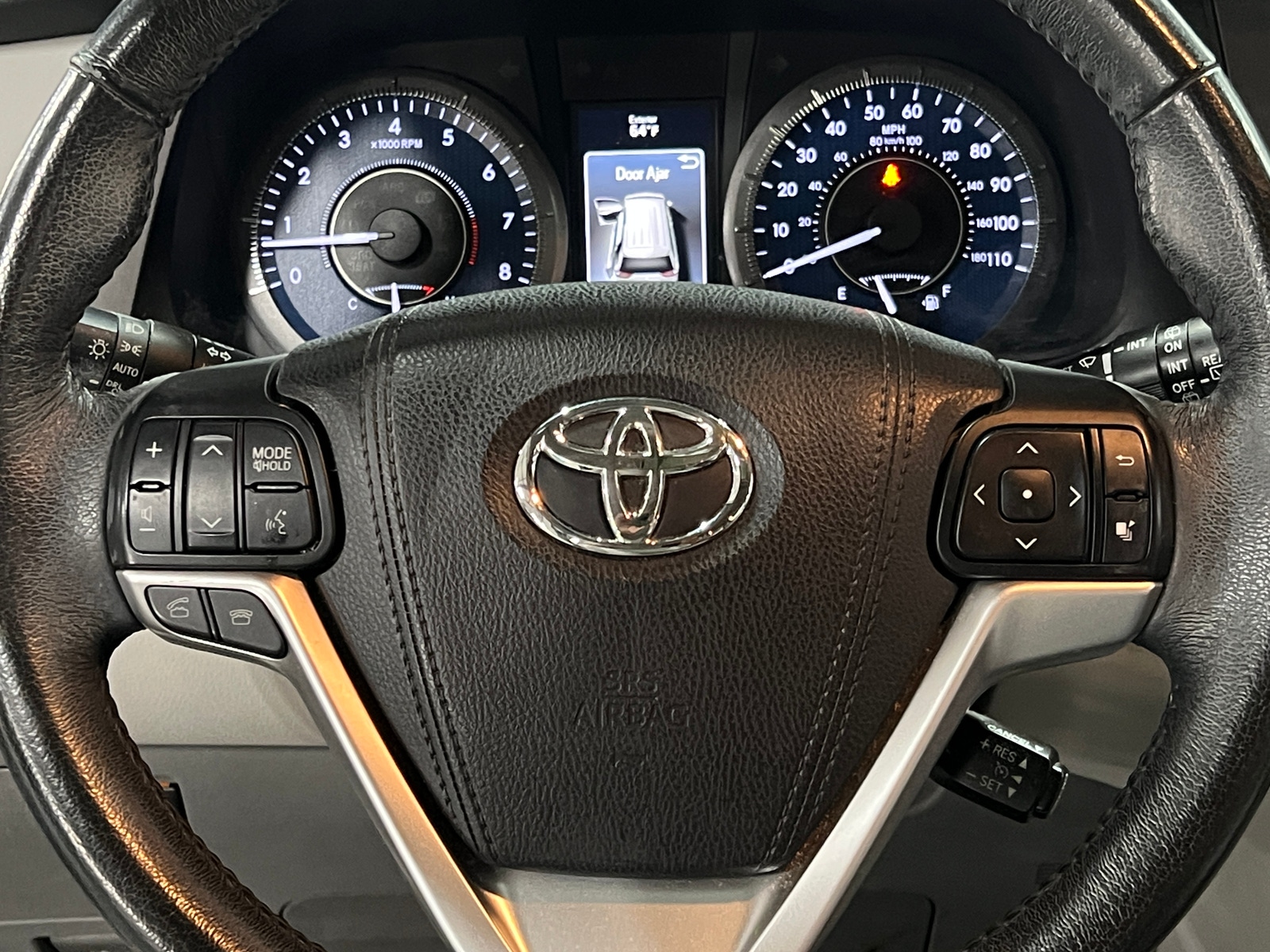 Thumbnail: 2017 Toyota Sienna - 5