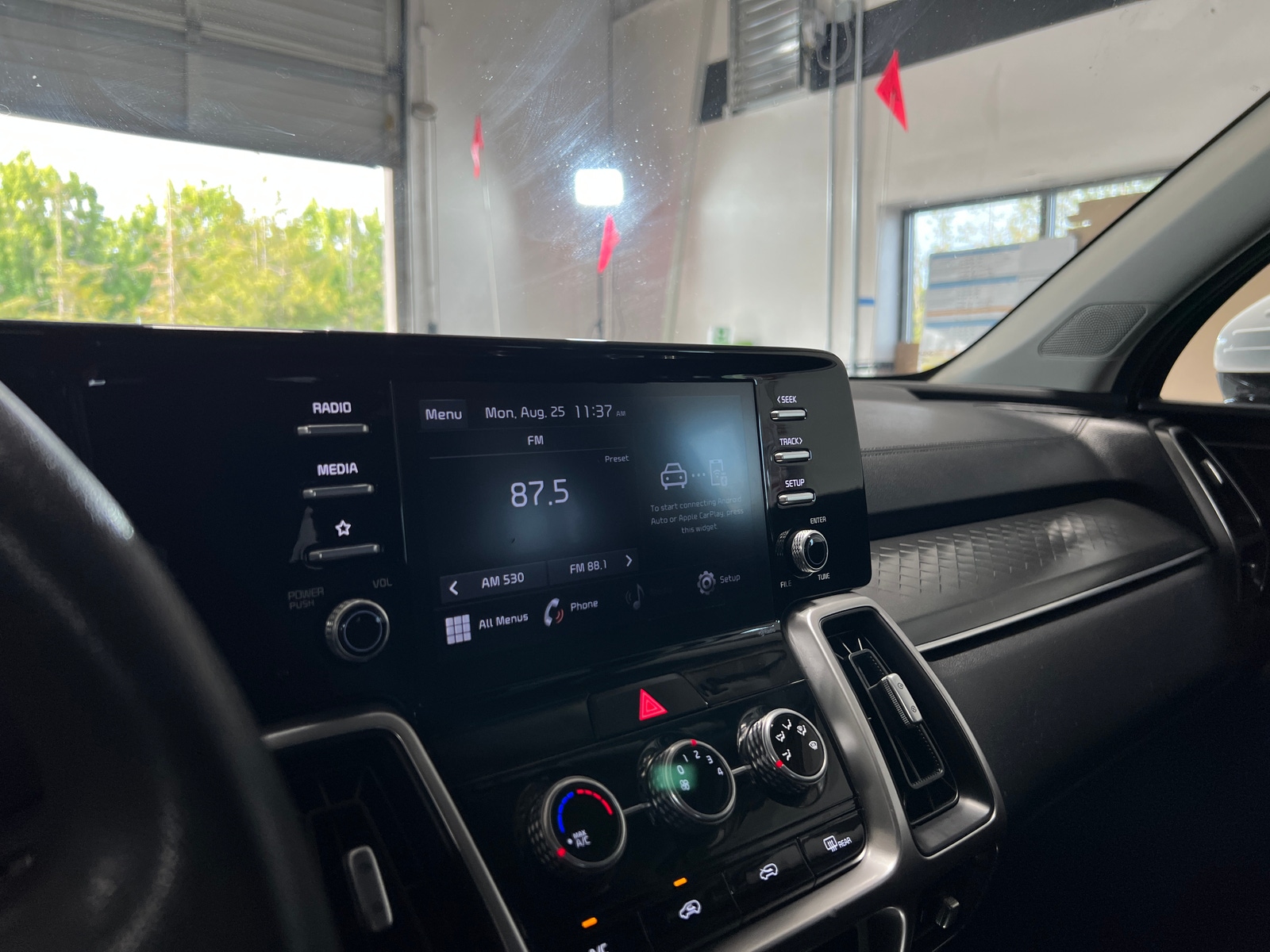 Thumbnail: 2021 Kia Sorento - 4