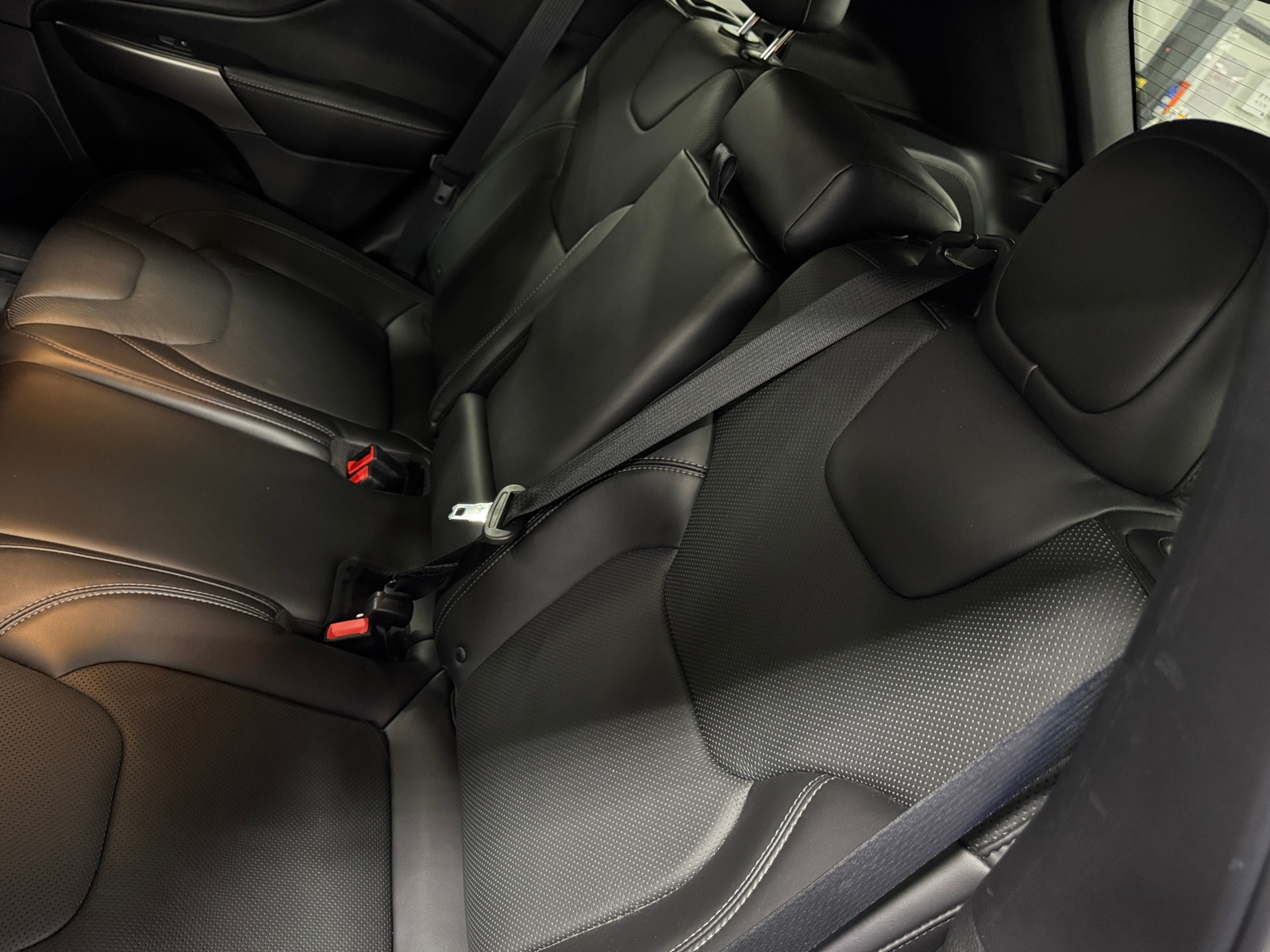 Thumbnail: 2019 Jeep Cherokee - 5