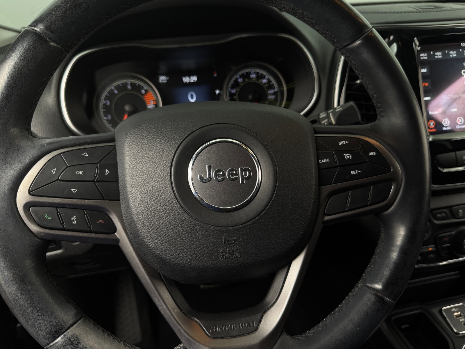 Thumbnail: 2019 Jeep Cherokee - 4