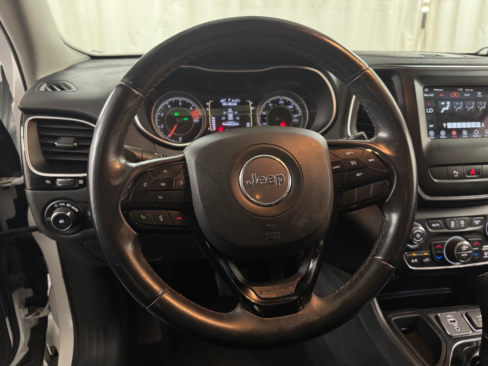 Thumbnail: 2020 Jeep Cherokee - 5