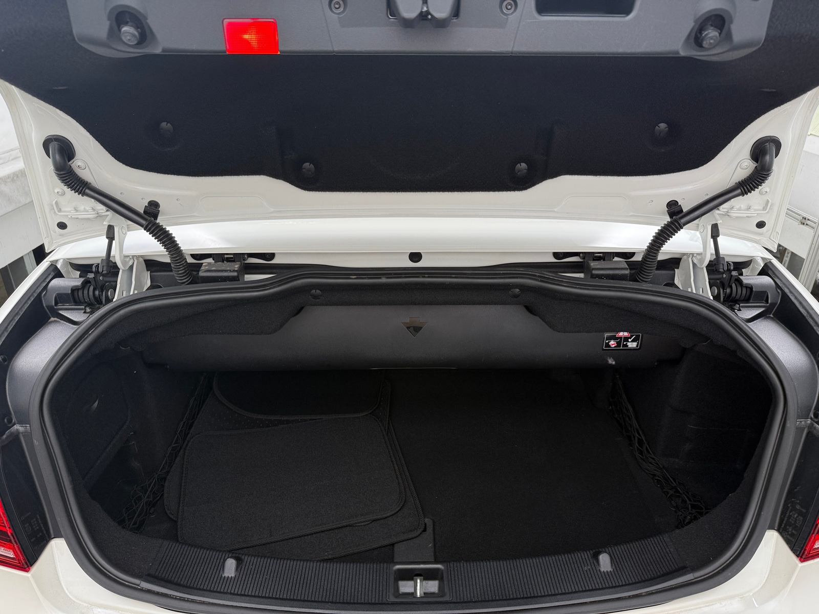 Thumbnail: 2014 Mercedes-Benz E-Class - 6