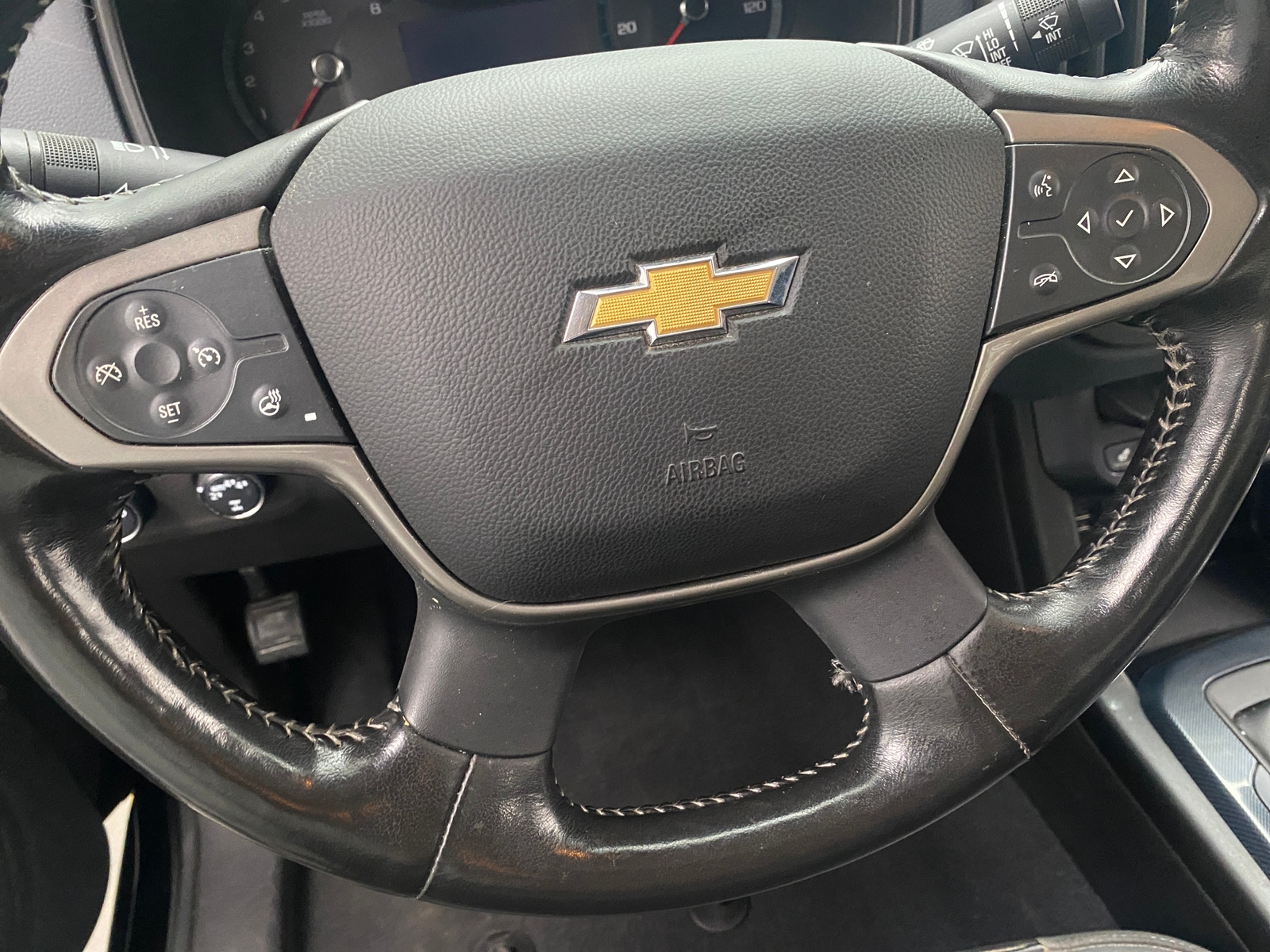 Thumbnail: 2022 Chevrolet Colorado - 4