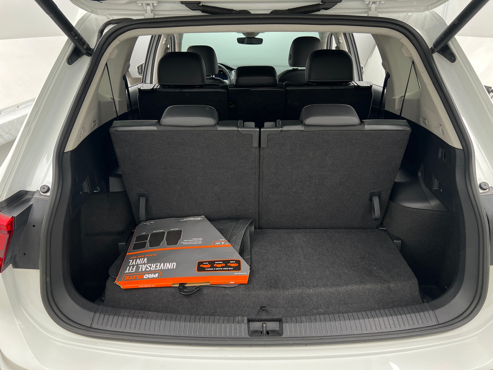 Thumbnail: 2024 Volkswagen Tiguan - 6