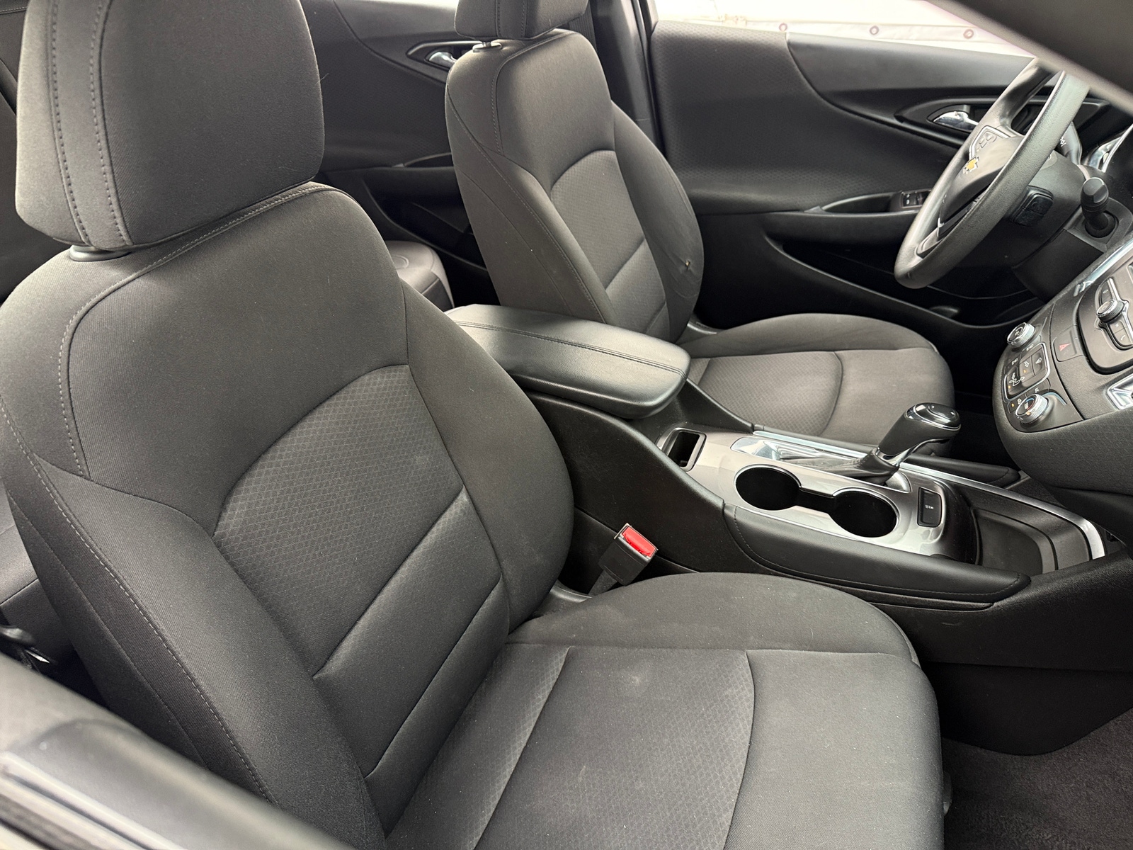 Thumbnail: 2018 Chevrolet Malibu - 2