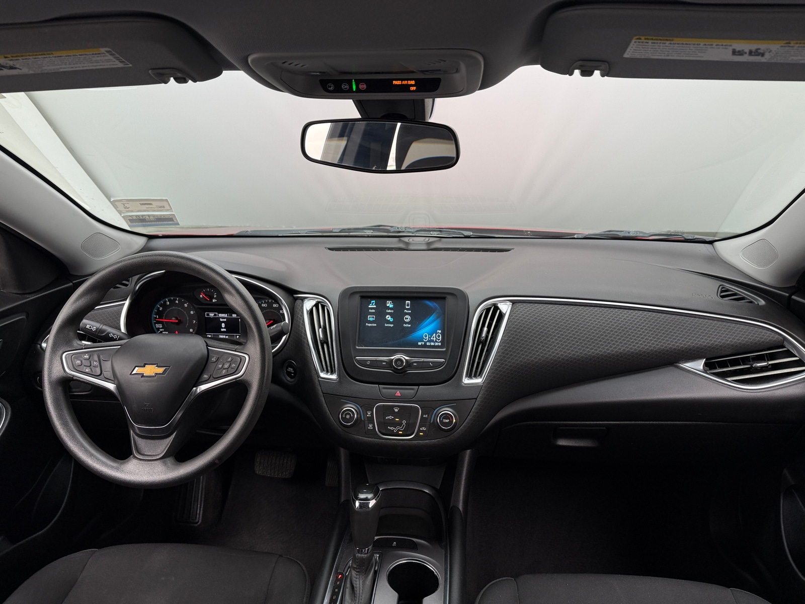 Thumbnail: 2018 Chevrolet Malibu - 3