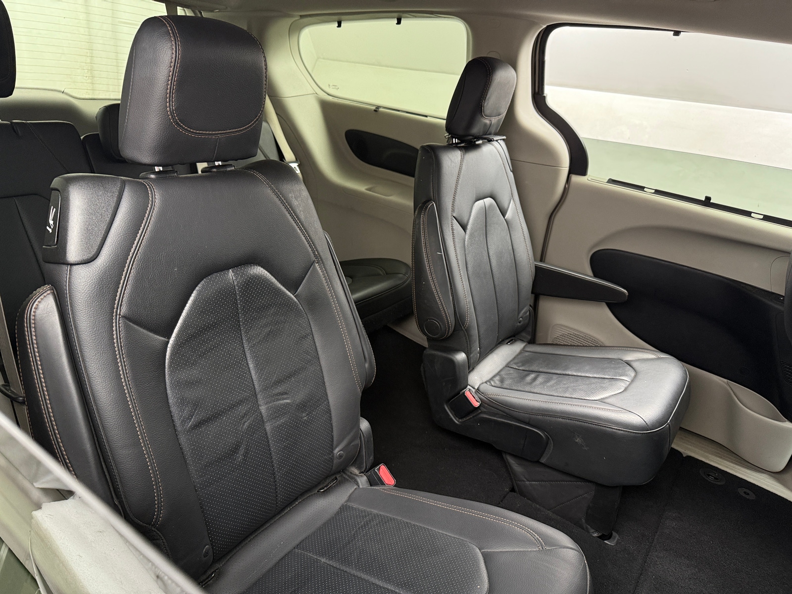 Thumbnail: 2018 Chrysler Pacifica - 5