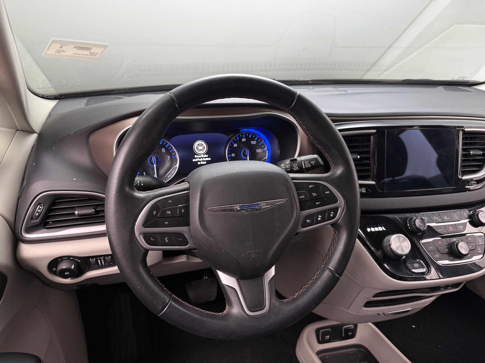 Thumbnail: 2018 Chrysler Pacifica - 4