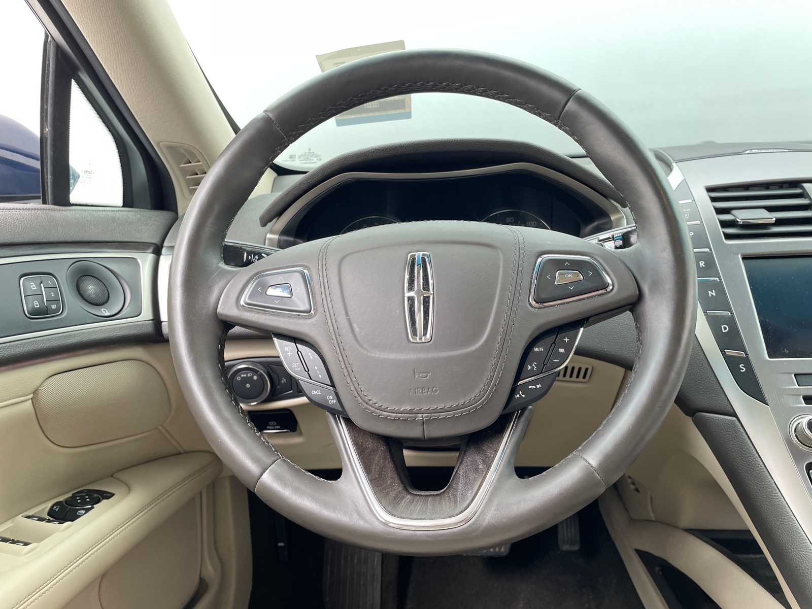 Thumbnail: 2019 Lincoln MKZ - 4