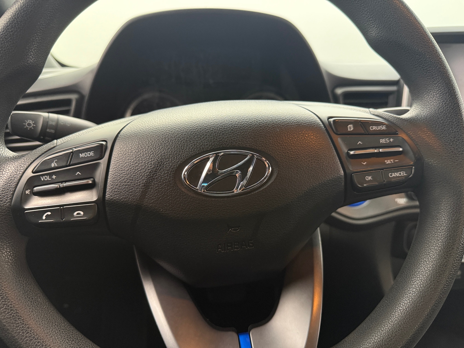 Thumbnail: 2019 Hyundai Veloster - 5