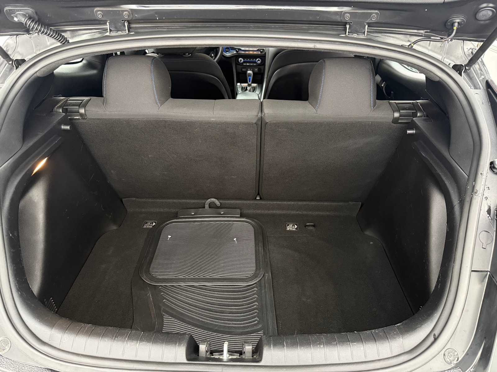 Thumbnail: 2019 Hyundai Veloster - 7