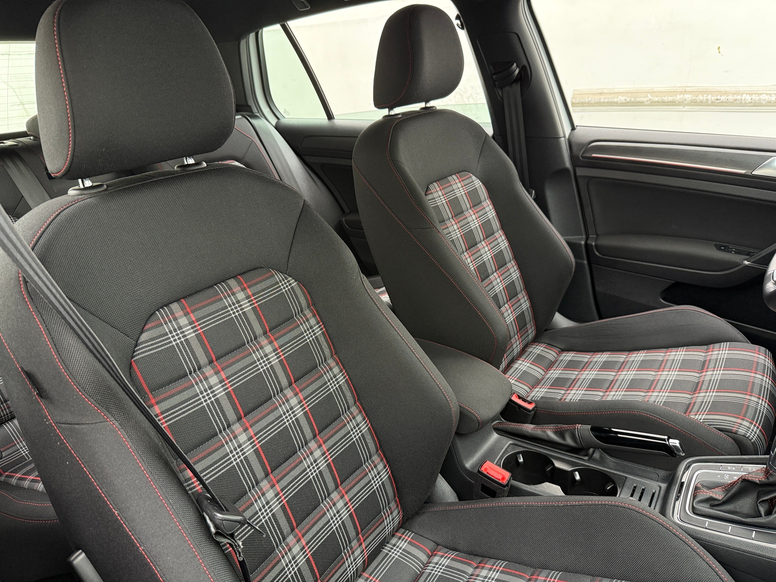 Thumbnail: 2019 Volkswagen Golf - 2