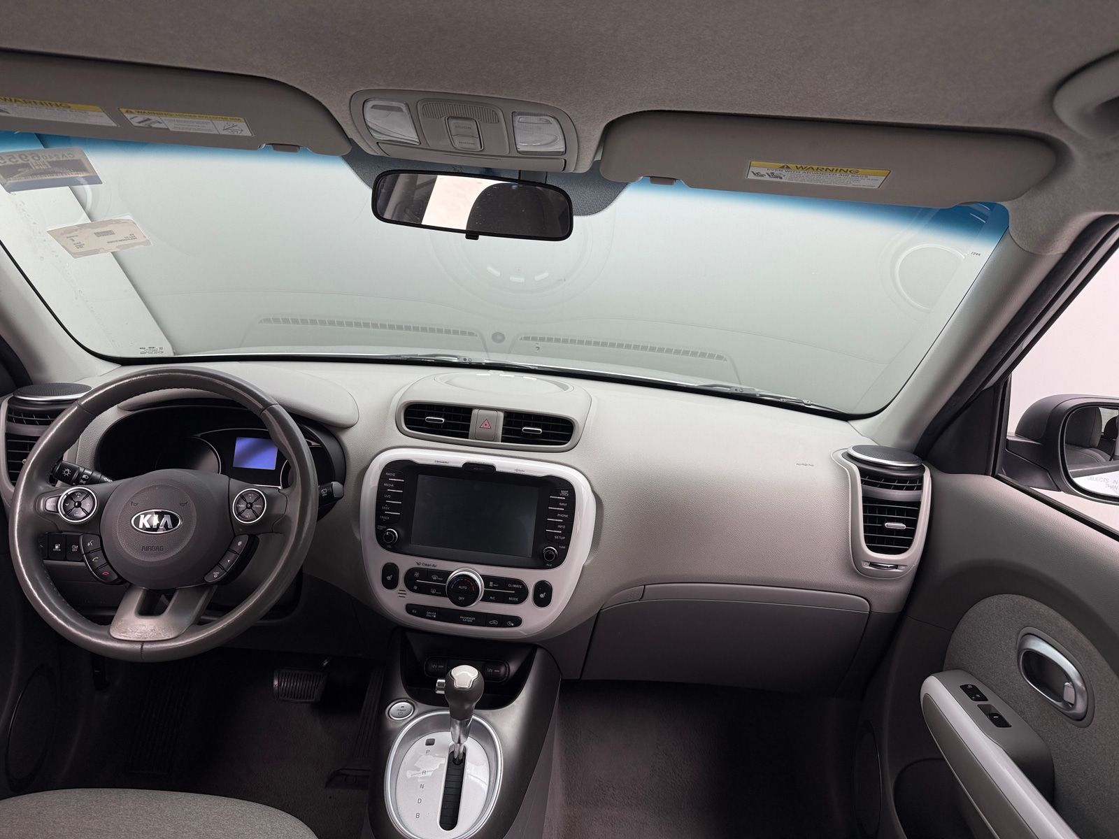 Thumbnail: 2016 Kia Soul EV - 3