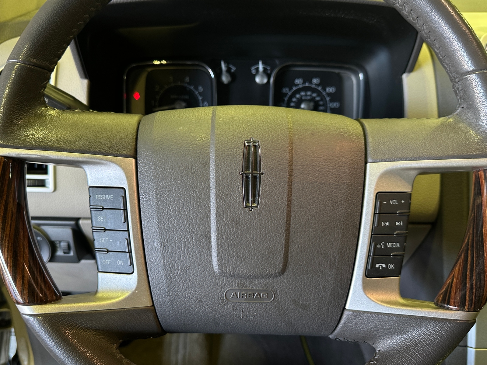 Thumbnail: 2010 Lincoln MKX - 4