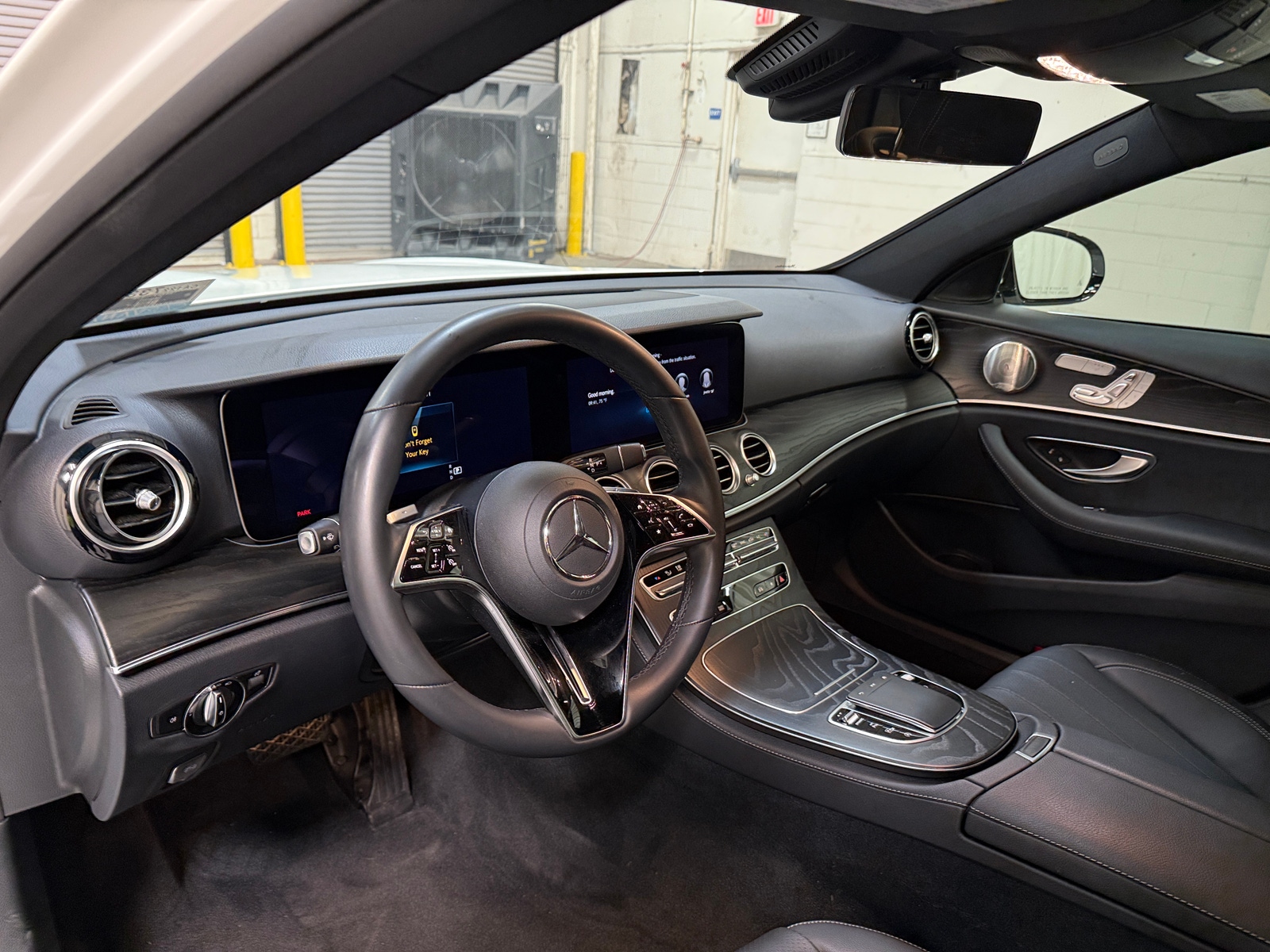 Thumbnail: 2022 Mercedes-Benz E-Class - 2