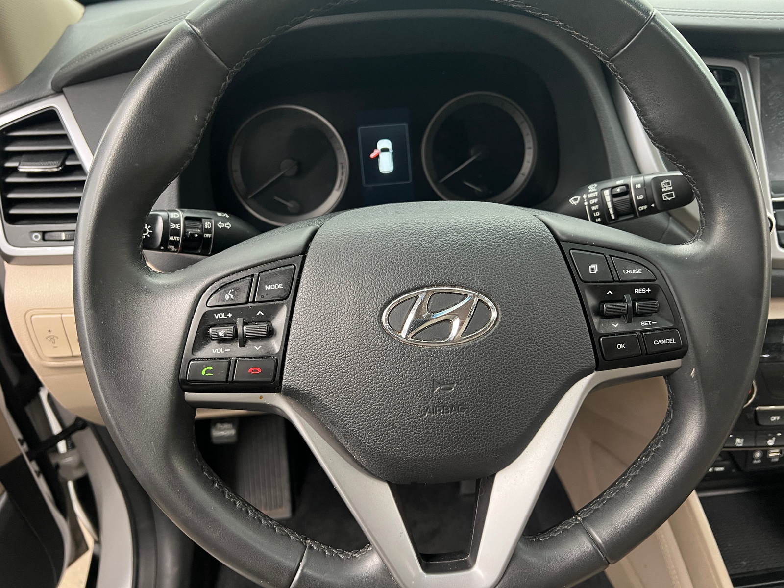 Thumbnail: 2017 Hyundai Tucson - 4