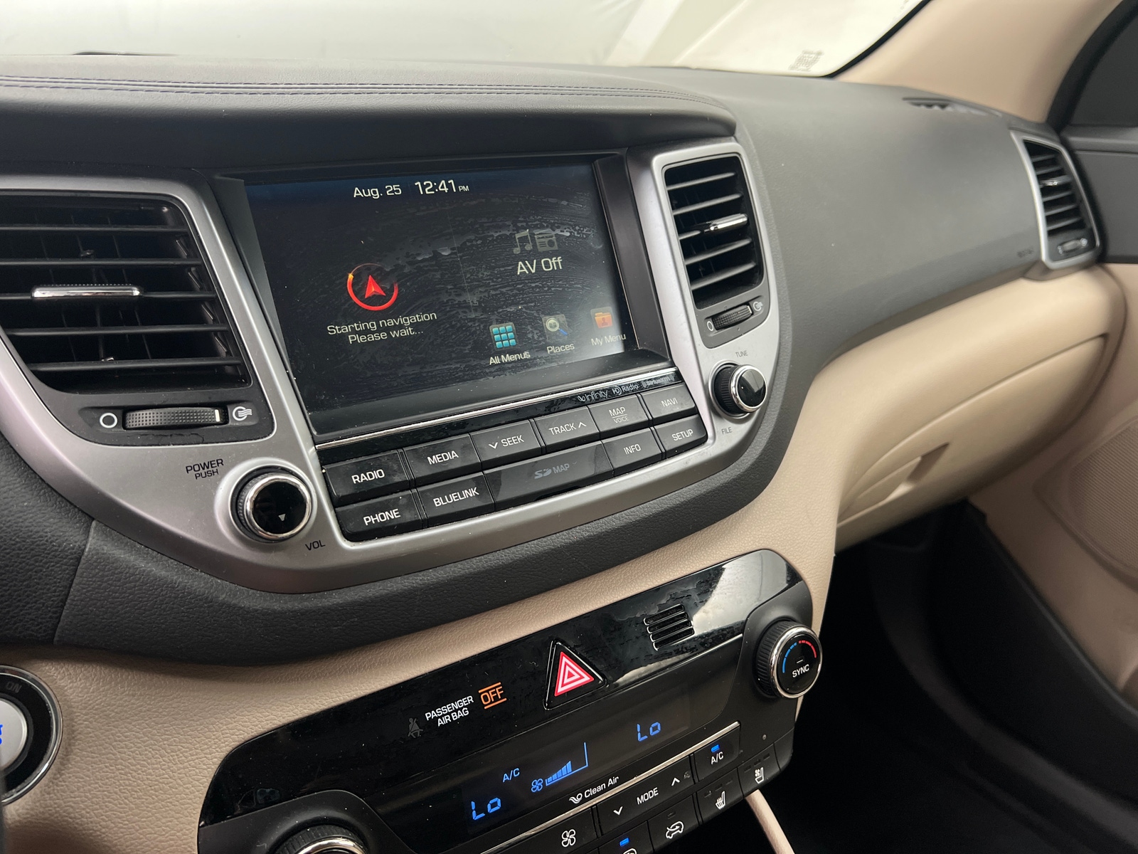 Thumbnail: 2017 Hyundai Tucson - 3