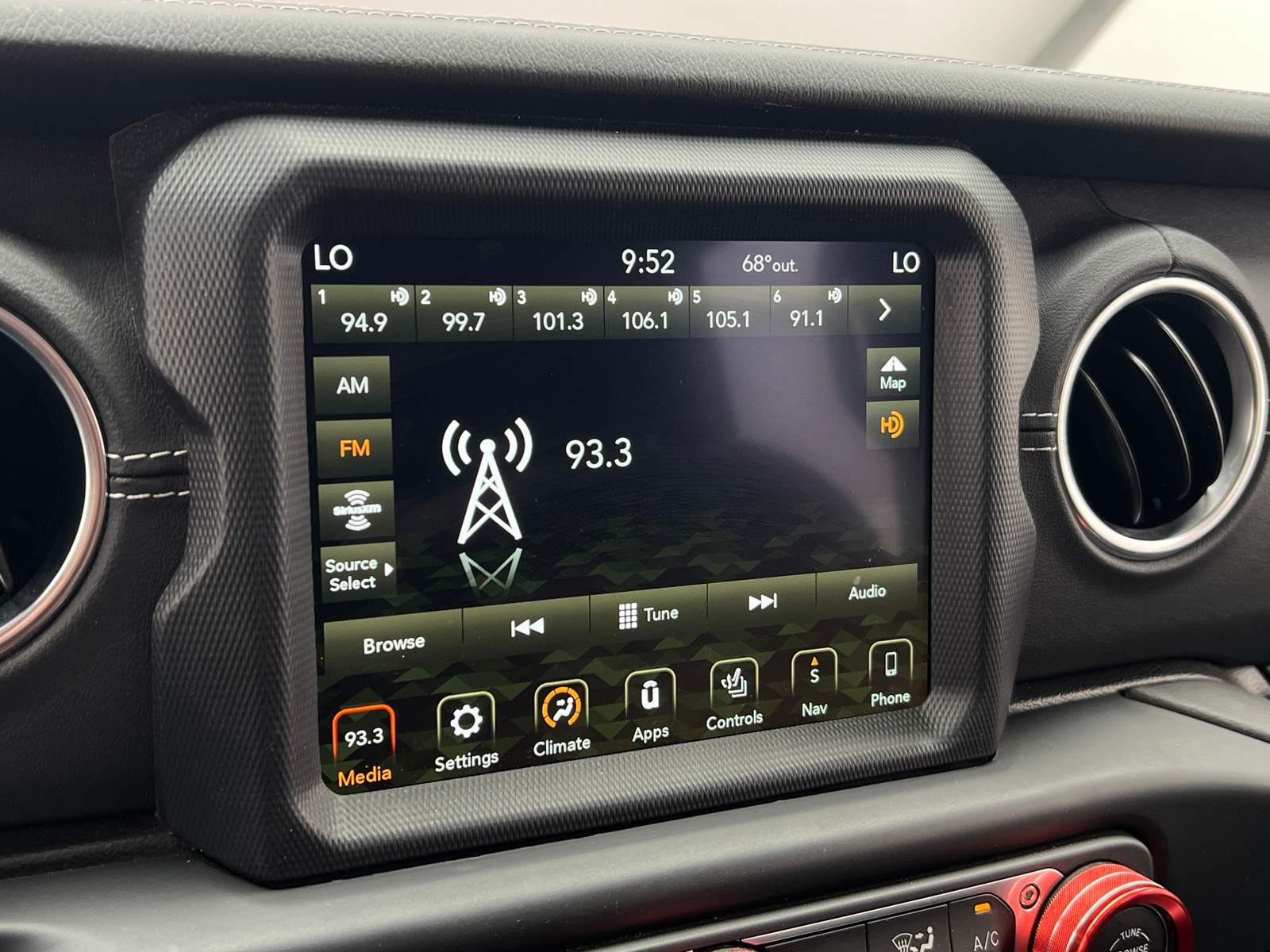 Thumbnail: 2022 Jeep Wrangler - 3