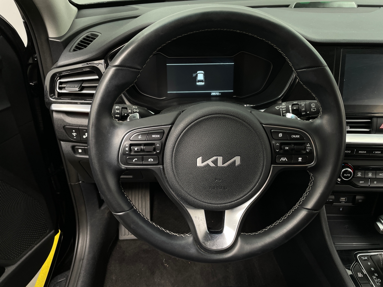 Thumbnail: 2022 Kia Niro - 5