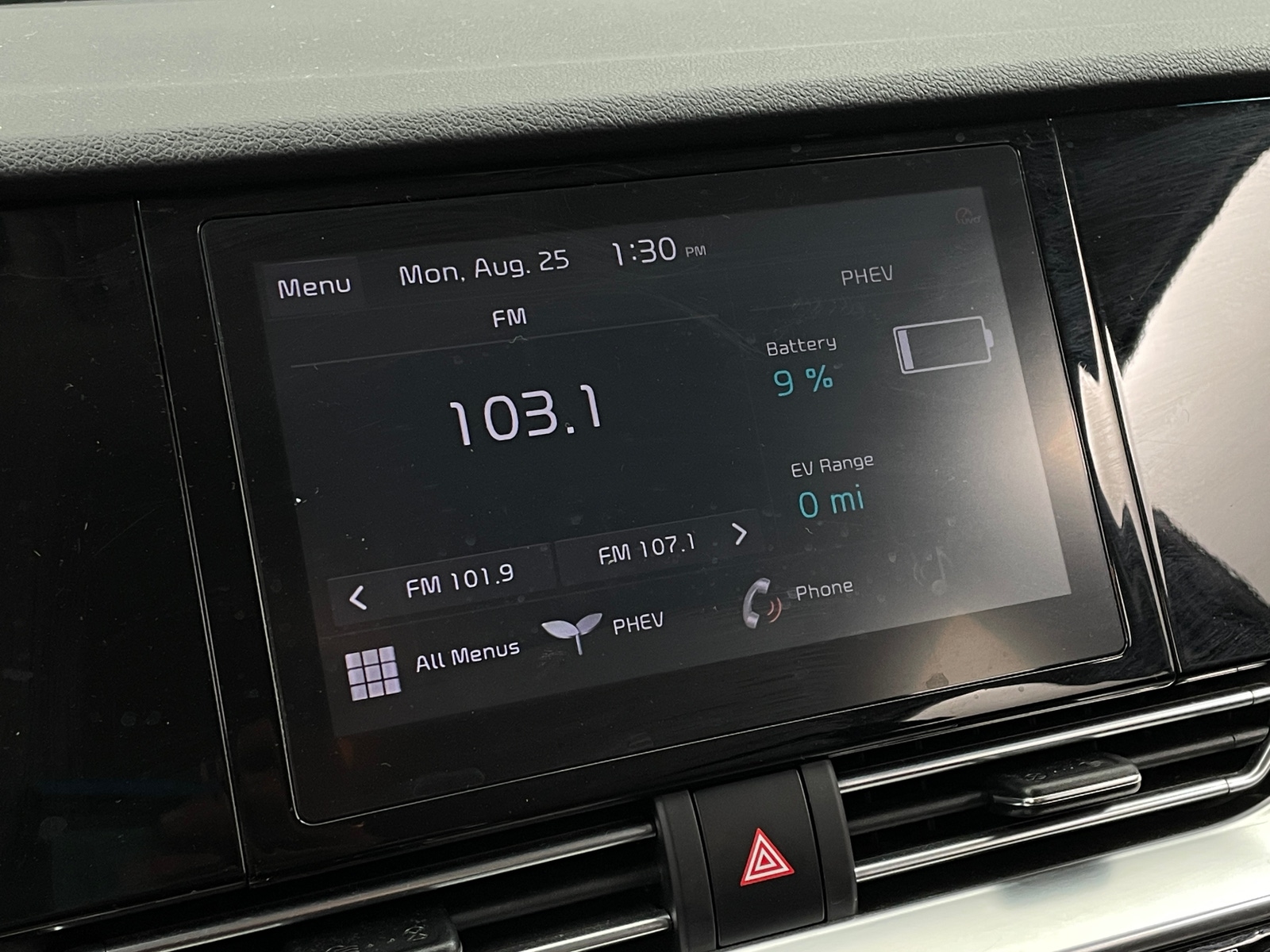 Thumbnail: 2022 Kia Niro - 4