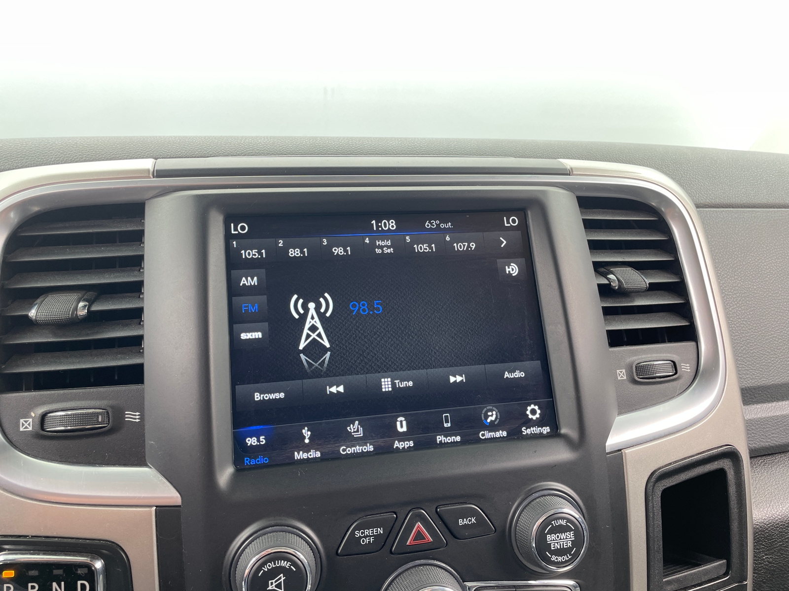 Thumbnail: 2019 RAM 1500 Classic - 4
