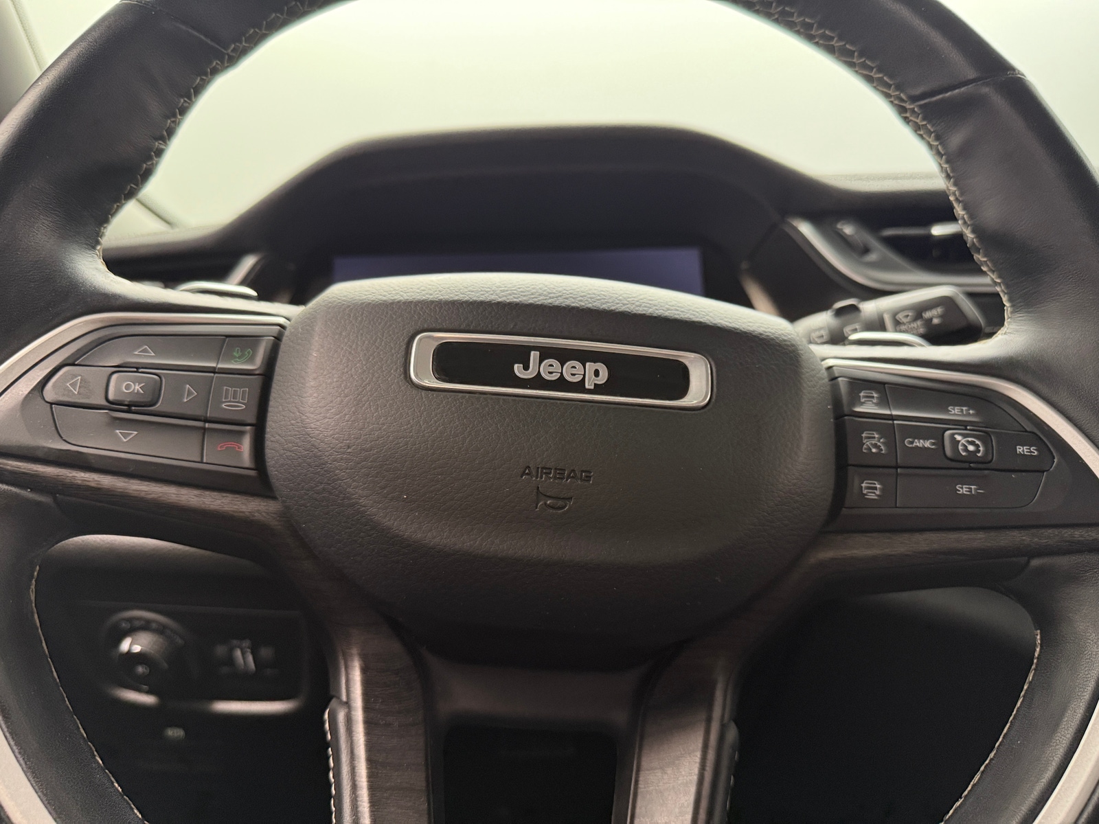 Thumbnail: 2021 Jeep Grand Cherokee L - 4