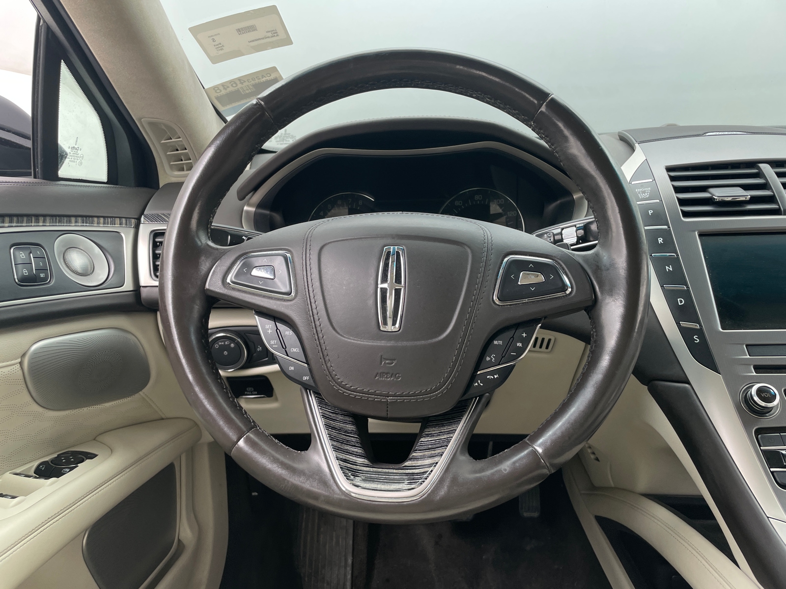 Thumbnail: 2017 Lincoln MKZ - 4