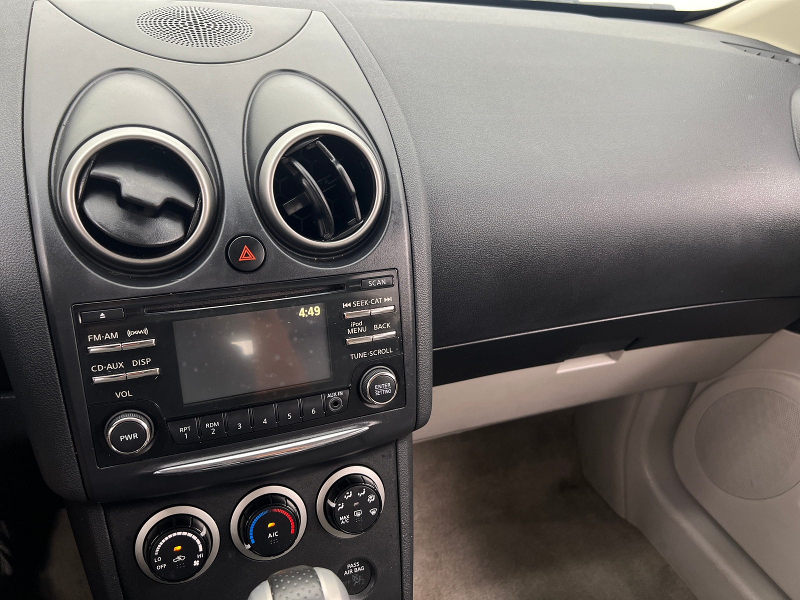 Thumbnail: 2014 Nissan Rogue - 4