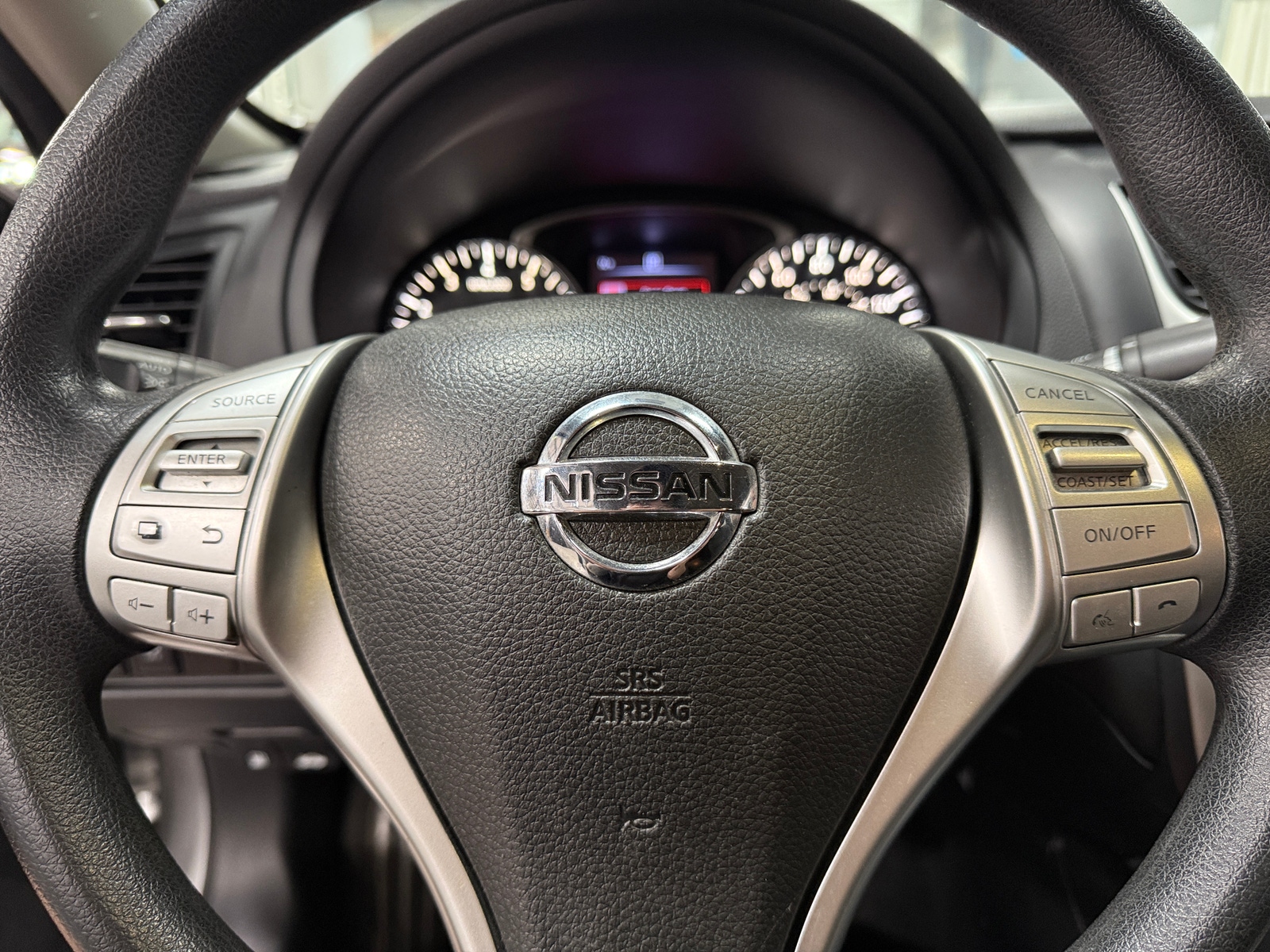 Thumbnail: 2017 Nissan Altima - 5