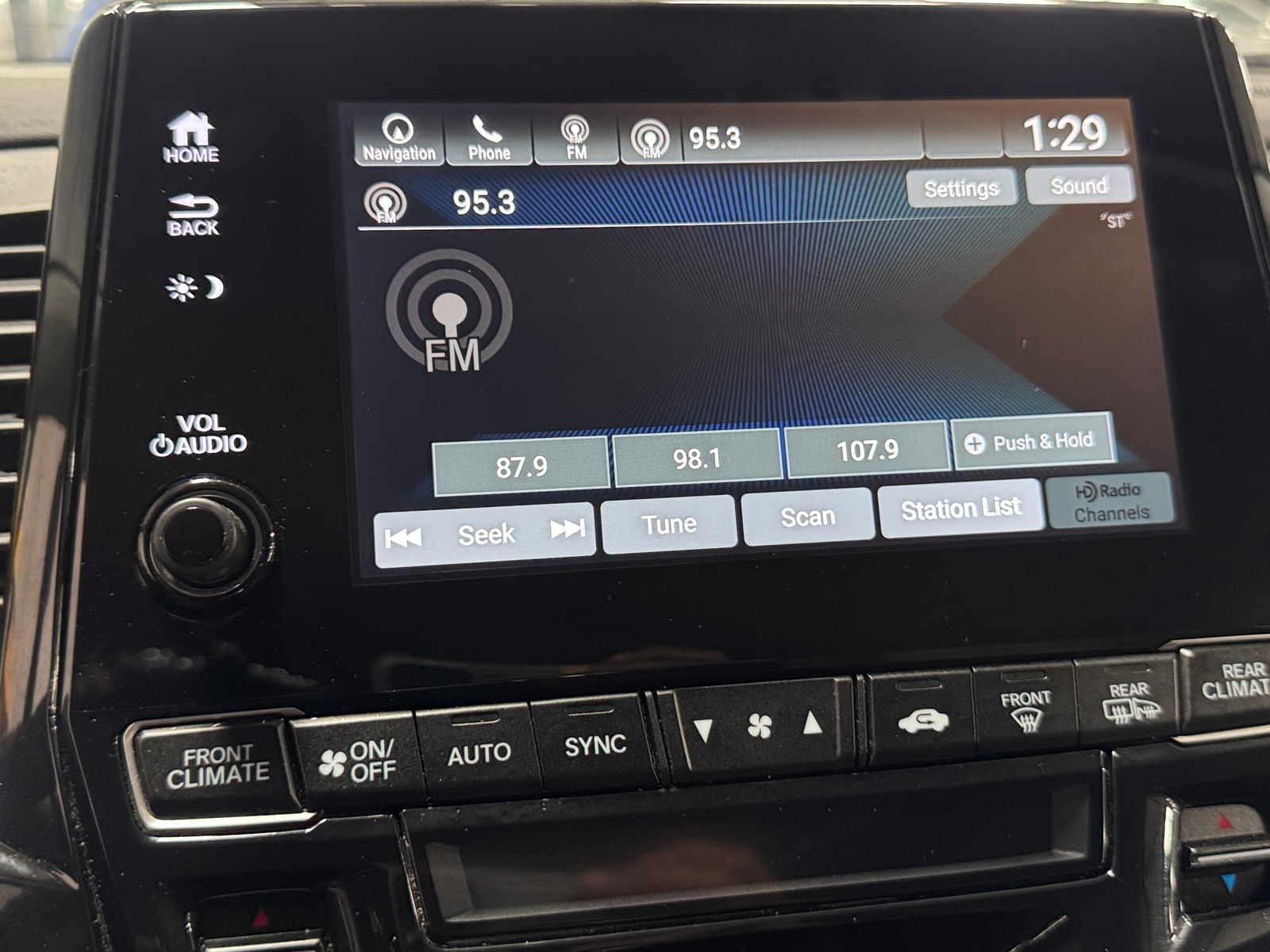 Thumbnail: 2018 Honda Odyssey - 3