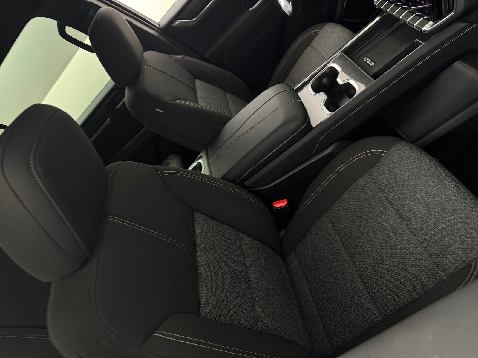 Thumbnail: 2025 GMC Acadia - 2