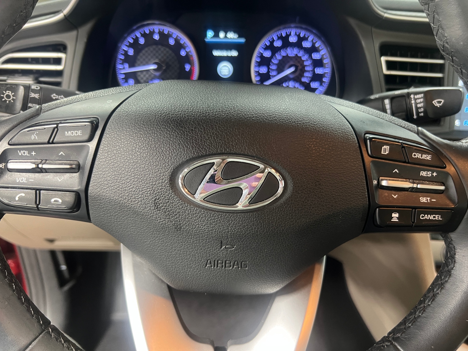 Thumbnail: 2020 Hyundai Elantra - 4