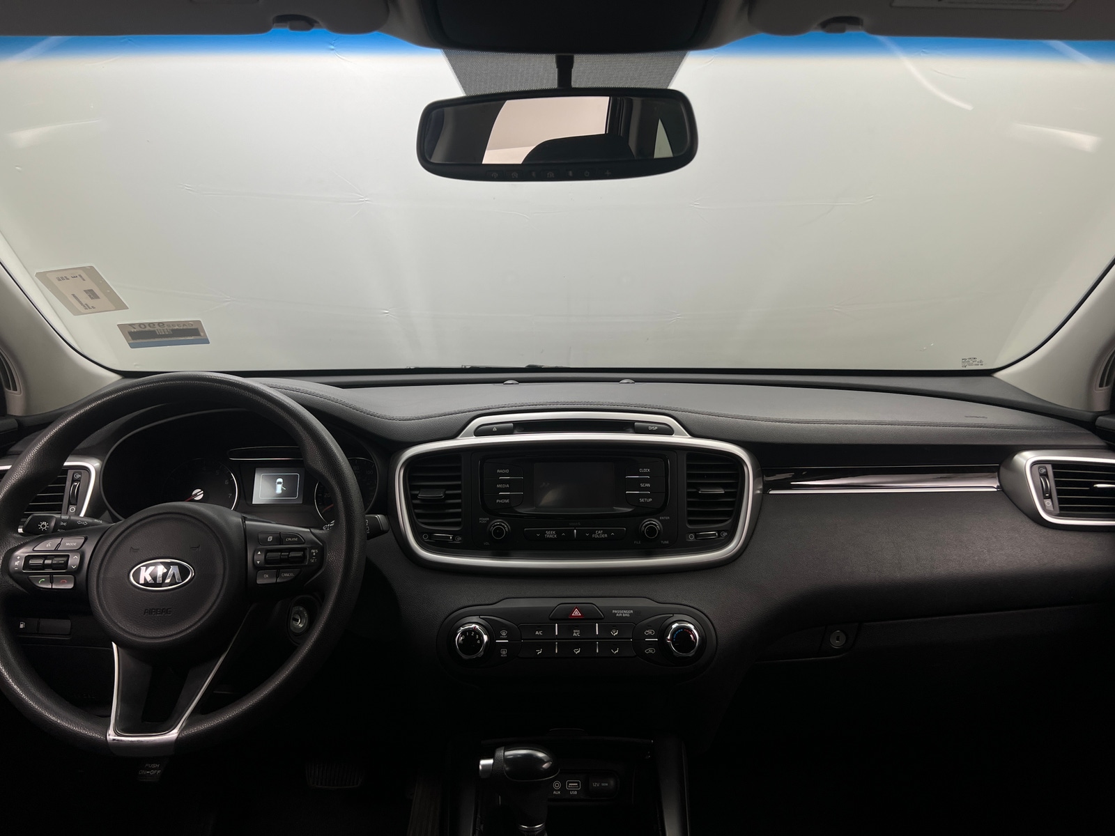 Thumbnail: 2017 Kia Sorento - 3