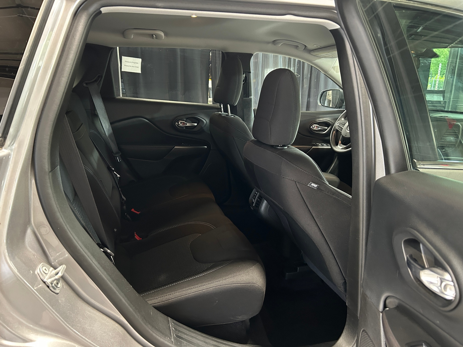 Thumbnail: 2019 Jeep Cherokee - 6