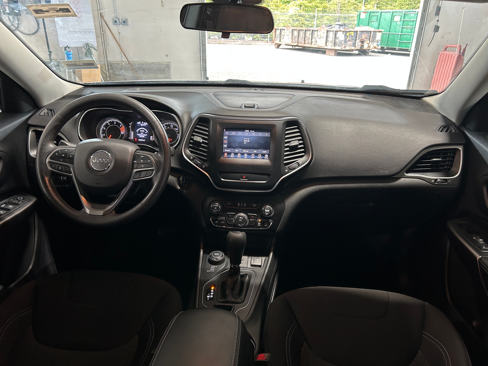 Thumbnail: 2019 Jeep Cherokee - 3