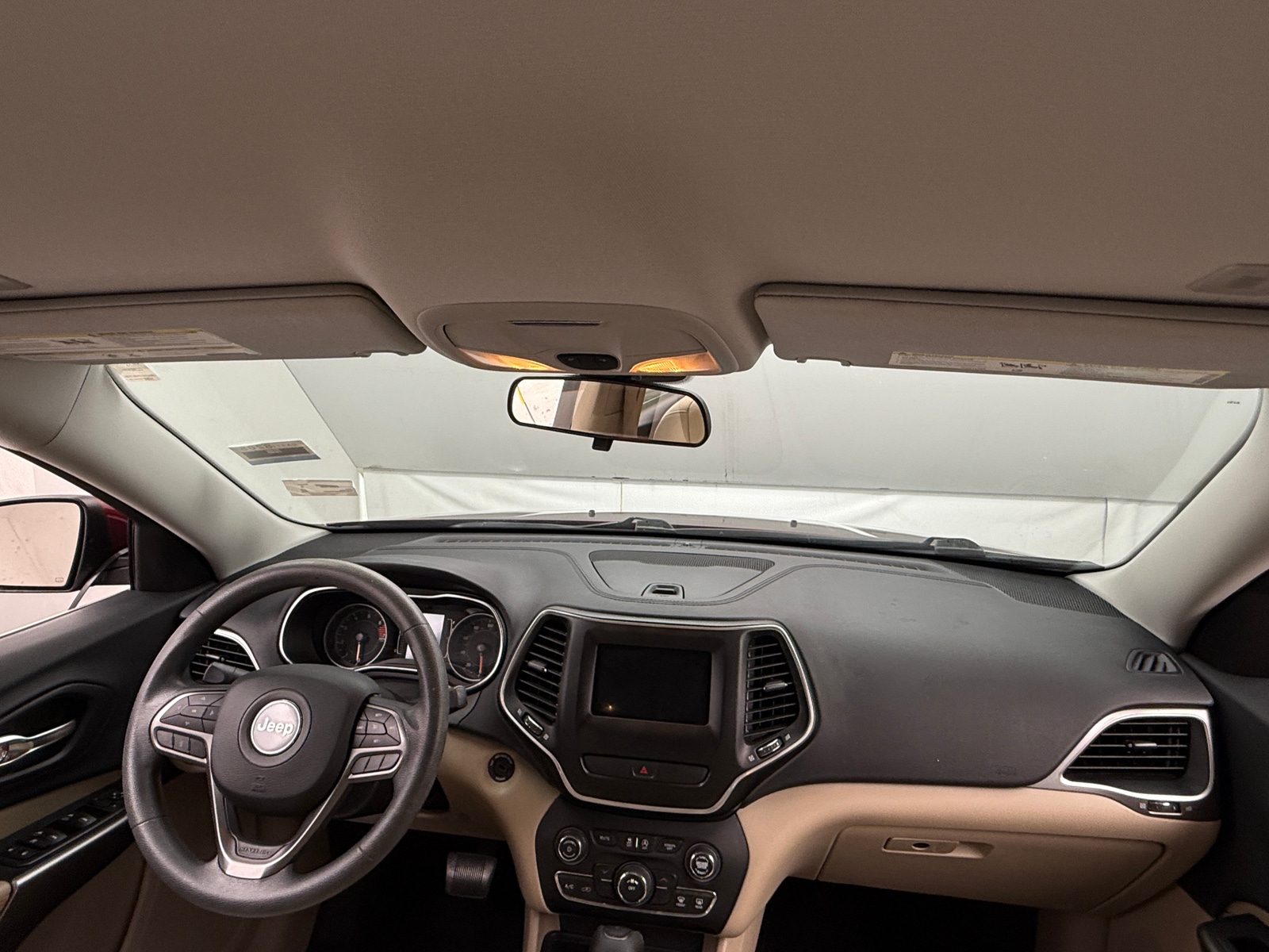 Thumbnail: 2019 Jeep Cherokee - 3