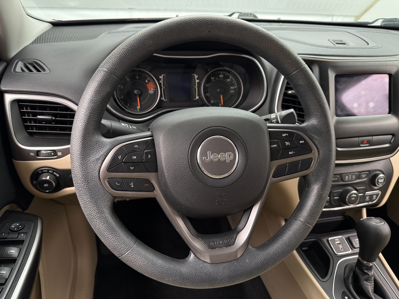 Thumbnail: 2019 Jeep Cherokee - 5