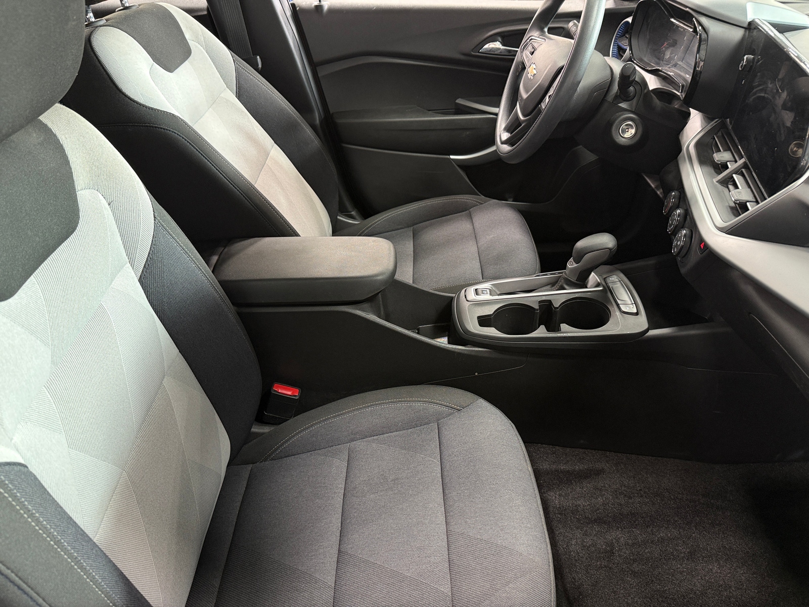 Thumbnail: 2024 Chevrolet Trax - 2