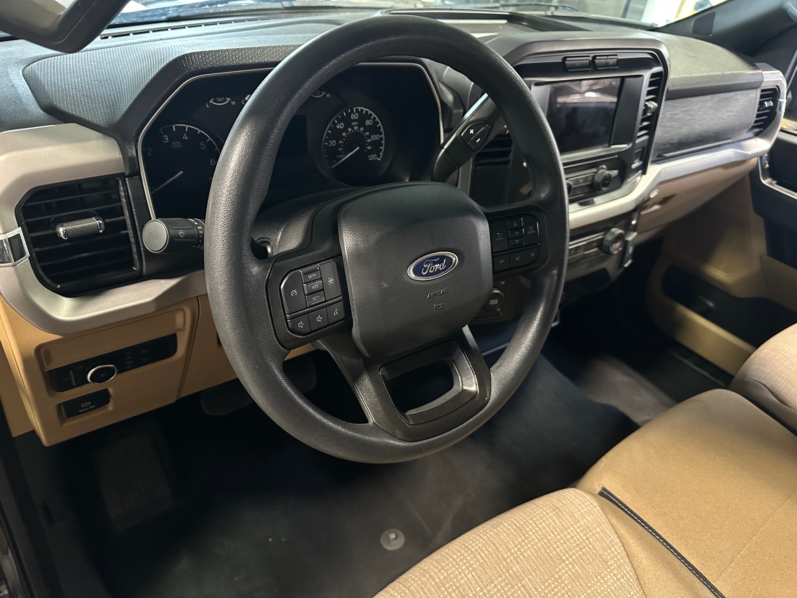 Thumbnail: 2023 Ford Econoline - 3